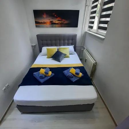 Alex Apartament *